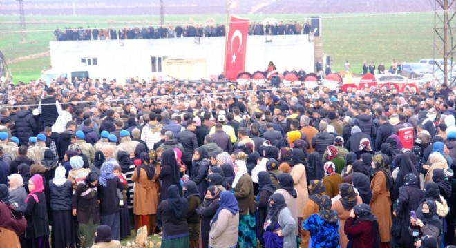 Mardin’de on binler şehidi uğurladı